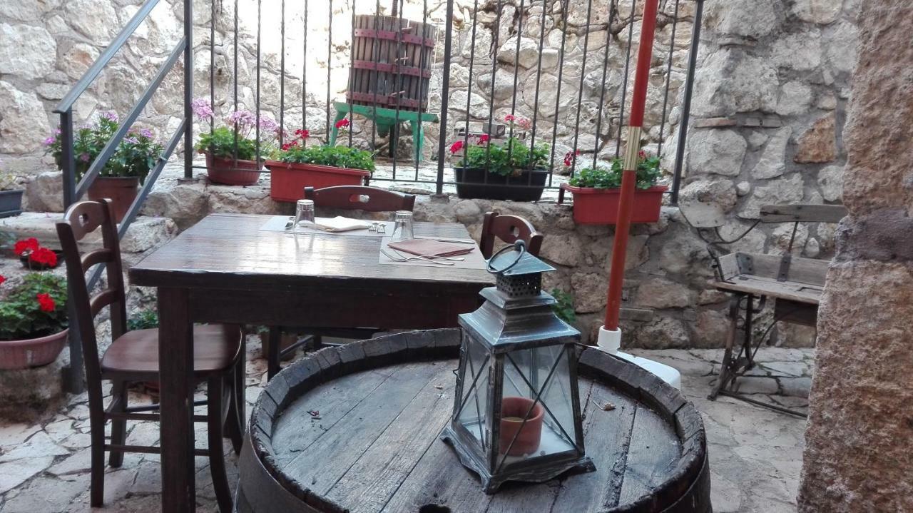 Locanda Corte De Guasconi Avezzano Exterior foto